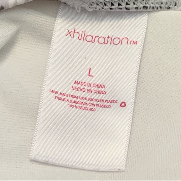 Xhilaration Triangle Bikini Top & Black Bottoms - Picture 7 of 9